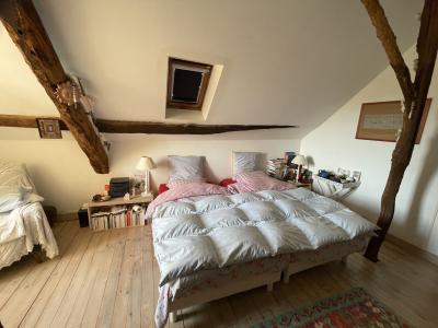 Detached Country House with Swimming Pool and Landscaped Garden