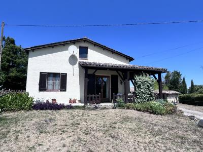 Detached Country House with Outbuilding and Pool