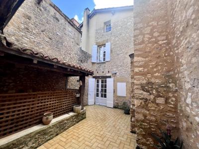 Maison De Village En Pierres Avec Cour Privee Au Coeur De Monpazier