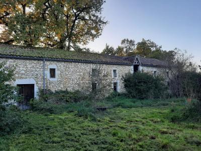 Huge Countryside Barn to Renovate