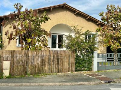 Maison Annees 50 Renovee Avec Garage Et Jardin