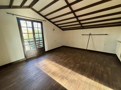 Fantastic Detached Chalet in Mature Grounds