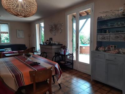 Detached House with Lovely Mature Garden