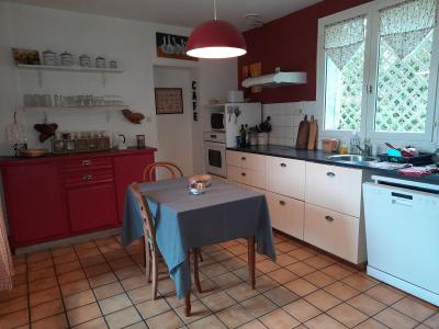 Detached House with Lovely Mature Garden