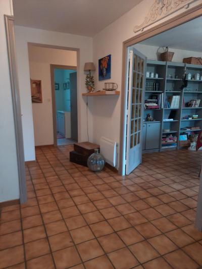 Detached House with Lovely Mature Garden