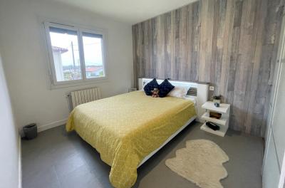 Beautiful Detached House with Lovely Garden