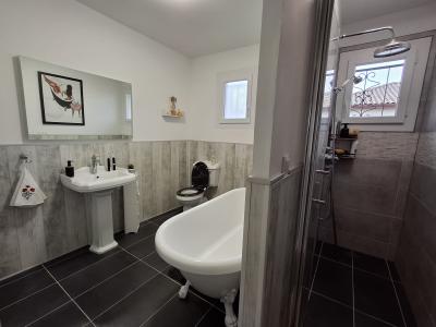 Beautiful Detached House with Lovely Garden