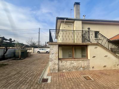 Detached House with Garden