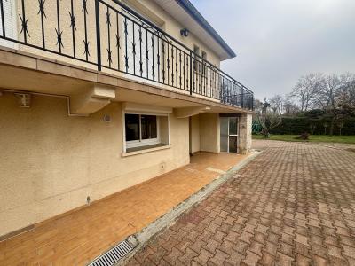 Detached House with Garden