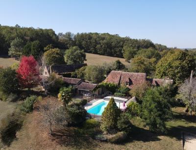 Propriete Perigourdine Ancienne Avec Enormement De Cachet, Avec 6,5 Hectares, Deux Gites Et Piscine.