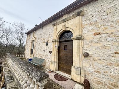 Charmante Propriete Avec Appartement Et Piscine