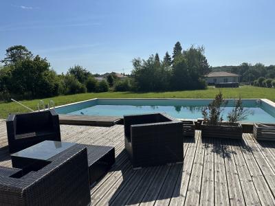 Detached House with Swimming Pool