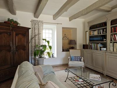 Magnificent Detached Country House with Outbuildings