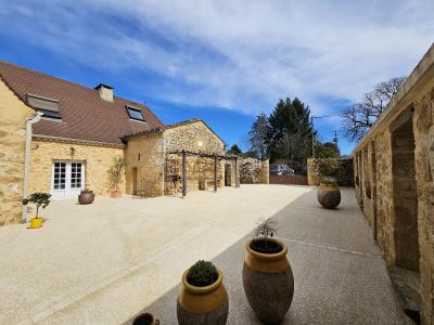 Magnificent Detached Country House with Outbuildings