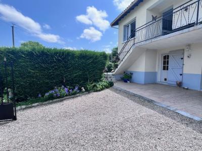 Detached House with Lovely Garden