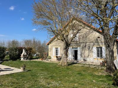 Detached Country House with Open View ans Swimming Pool