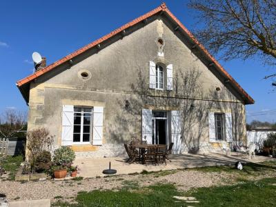 Detached Country House with Open View ans Swimming Pool