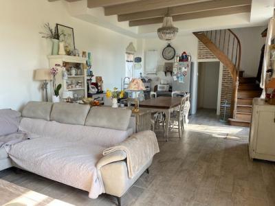 Detached Country House with Open View ans Swimming Pool