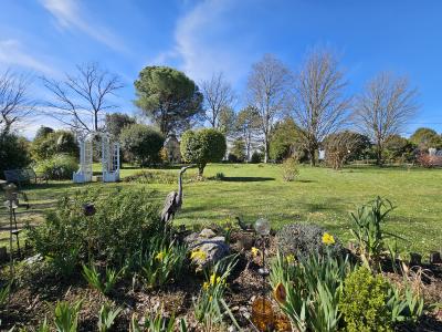 Detached Country House with Pool and Open Views