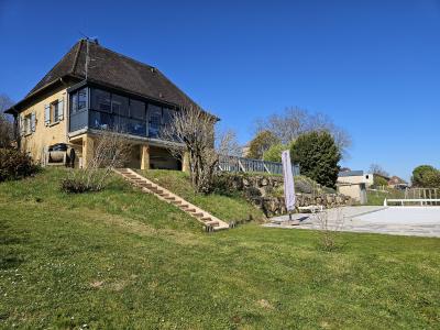 Detached Country House with Pool and Open Views