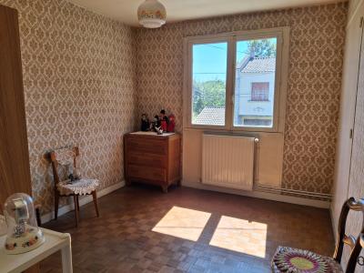 Traditional House with Garden and Outbuilding