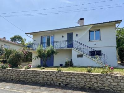 Detached House with Lovely Swimming Pool