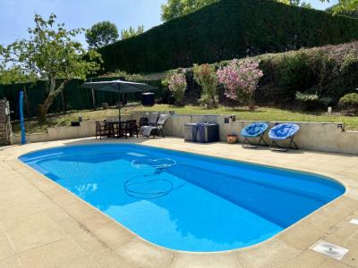 Detached House with Lovely Swimming Pool