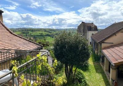 Beautifully Presented Period Property with Garden