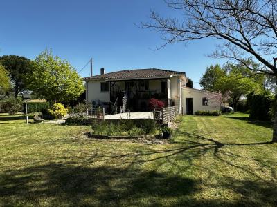 Detached House with Garden and Open Views