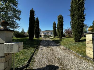 Detached House with Garden and Open Views