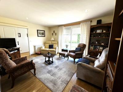 Detached House with Garden and Open Views