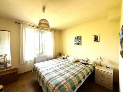 Detached House with Garden and Open Views