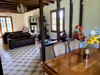 Detached Country House with Landscaped Garden