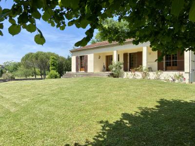 Detached Country House with Landscaped Garden