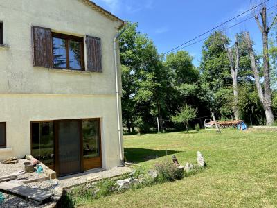 Detached Country House with Landscaped Garden