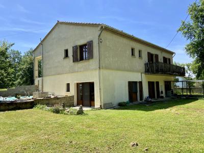 Detached Country House with Landscaped Garden