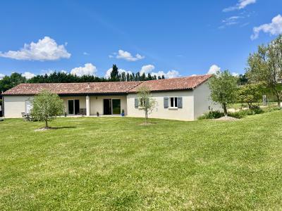 Secteur Monpazier-beaumont: Maison De Plain Pied De 150m2 En Campagne