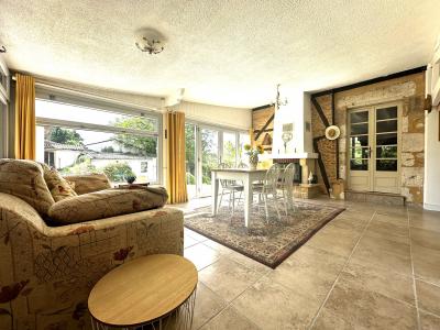 Main House, Guest Cottage ad Swimming Pool