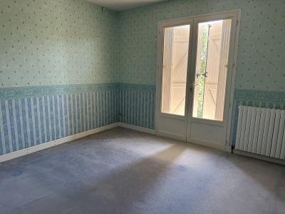 Traditional House with Garden