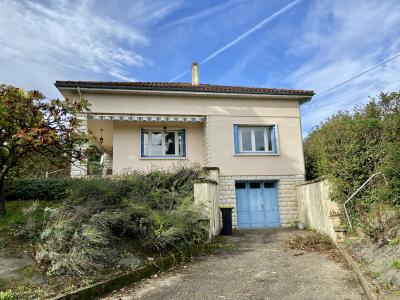 Detached House and Garden in Lovely Location