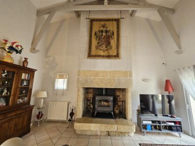 Detached House with Swimming Pool and Open View