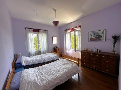 Detached Country House with Swimming Pool