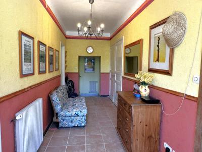 Detached Country House with Swimming Pool