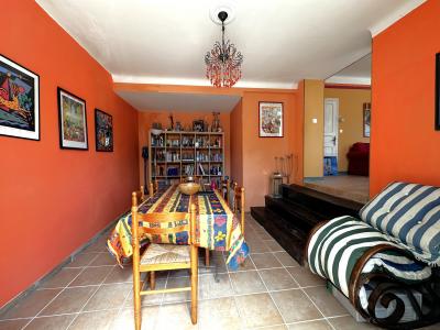 Detached Country House with Swimming Pool