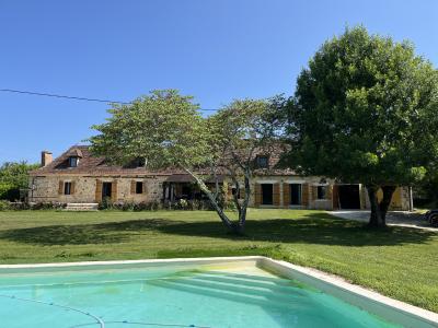 Detached Country House with Swimming Pool and Open View