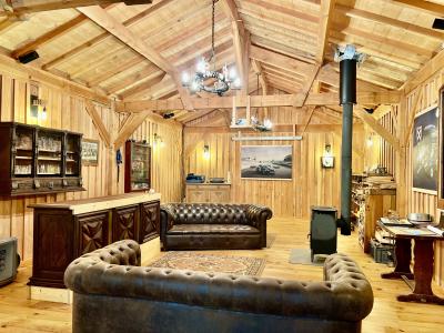 Detached Country House with Swimming Pool