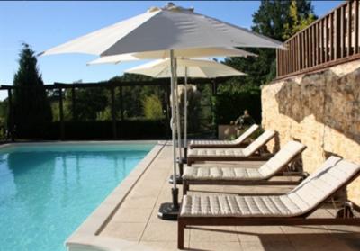 Detached Country House with Swimming Pool
