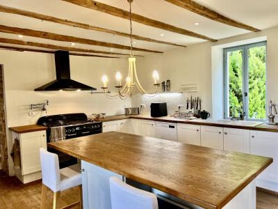 Detached Country House with Swimming Pool