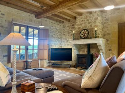 Detached Country House with Pool and Open Views