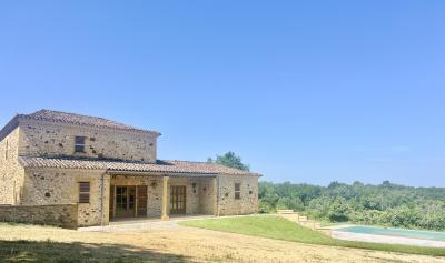 Detached Country House with Pool and Open Views